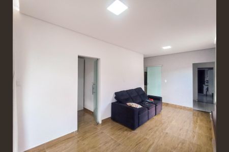 Casa para alugar com 2 quartos, 140m² em Petrópolis, Betim