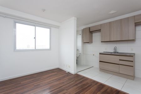Sala de apartamento para alugar com 2 quartos, 41m² em Itaquera, São Paulo