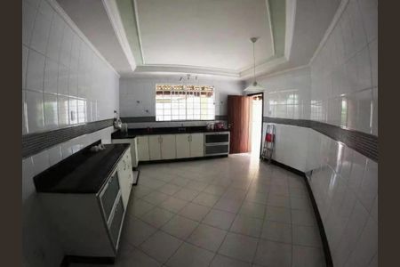 Casa para alugar com 3 quartos, 500m² em Dos Ipês, Vespasiano