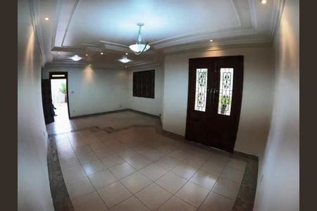 Casa para alugar com 3 quartos, 500m² em Dos Ipês, Vespasiano