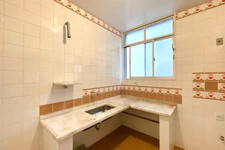 Cozinha de kitnet/studio à venda com 1 quarto, 50m² em Lourdes, Belo Horizonte