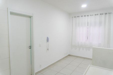 Sala/Cozinha de apartamento à venda com 1 quarto, 25m² em Jardim Itacolomi, São Paulo