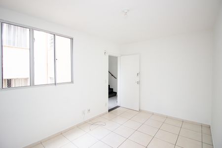 Sala de apartamento para alugar com 2 quartos, 44m² em Cabral, Contagem