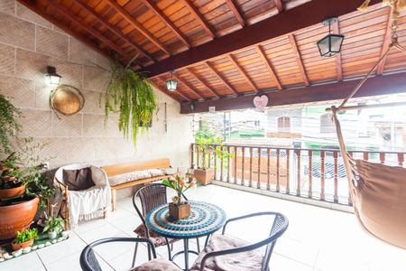 Varanda de casa à venda com 4 quartos, 232m² em Santo Antônio, Osasco