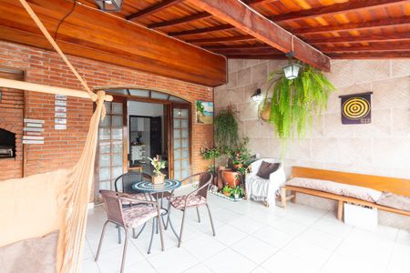 Varanda de casa à venda com 4 quartos, 232m² em Santo Antônio, Osasco