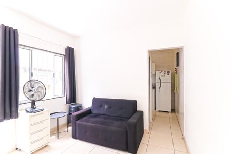 Sala de casa para alugar com 1 quarto, 25m² em Inhaúma, Rio de Janeiro