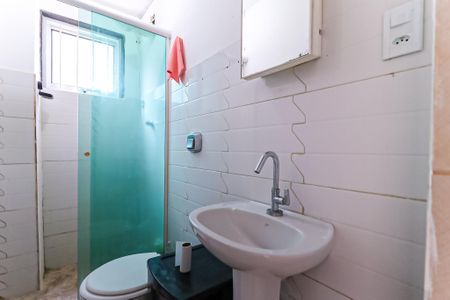 Banheiro de casa para alugar com 1 quarto, 25m² em Inhaúma, Rio de Janeiro