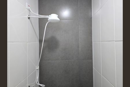 Banheiro Social de kitnet/studio para alugar com 1 quarto, 19m² em Jardim Rosa de Franca, Guarulhos