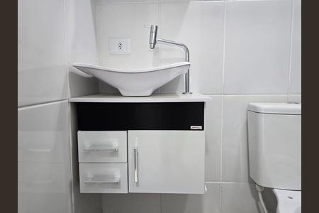 Banheiro Social de kitnet/studio para alugar com 1 quarto, 19m² em Jardim Rosa de Franca, Guarulhos