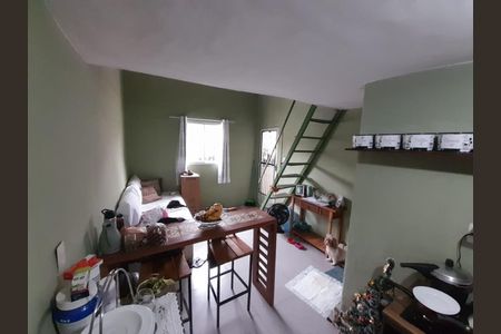 Sala de kitnet/studio para alugar com 1 quarto, 27m² em Parque Senhor do Bonfim, Duque de Caxias