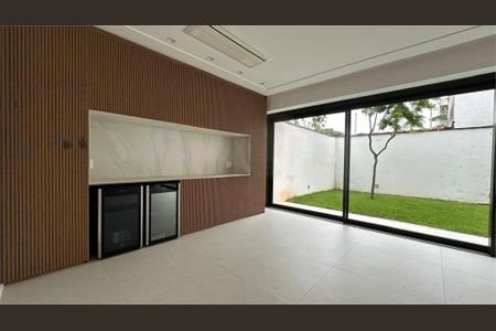 Casa à venda com 4 quartos, 520m² em Brooklin Novo, São Paulo