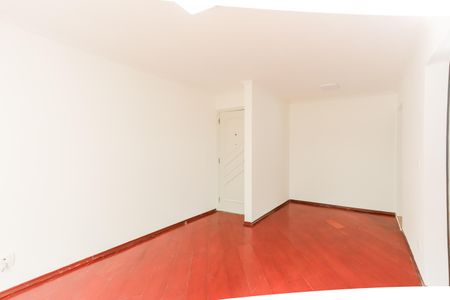 Sala de apartamento para alugar com 3 quartos, 59m² em Caxingui, São Paulo