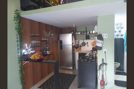 Cozinha de kitnet/studio para alugar com 1 quarto, 28m² em Parque Senhor do Bonfim, Duque de Caxias