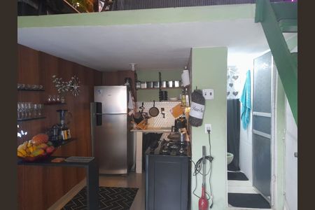 Cozinha de kitnet/studio para alugar com 1 quarto, 28m² em Parque Senhor do Bonfim, Duque de Caxias