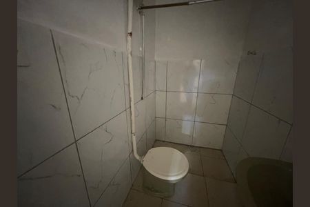 Banheiro de kitnet/studio para alugar com 1 quarto, 35m² em Feitoria Seller, São Leopoldo