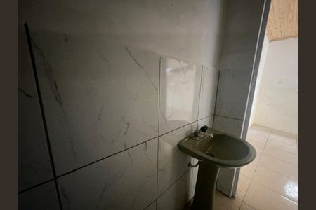 Banheiro de kitnet/studio para alugar com 1 quarto, 35m² em Feitoria Seller, São Leopoldo