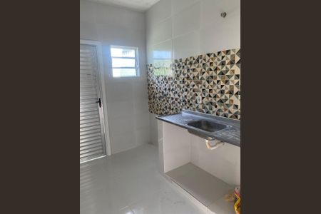 Cozinha de casa de condomínio para alugar com 2 quartos, 75m² em Parque Uruguaiana, Duque de Caxias