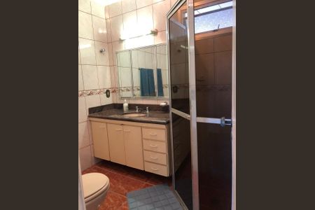 Banheiro de apartamento para alugar com 3 quartos, 120m² em Morro do Maluf, Guarujá