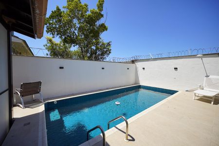 Piscina de casa de condomínio para alugar com 4 quartos, 303m² em Rio Tavares Central, Florianópolis
