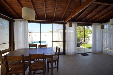 Sala de Jantar de casa de condomínio para alugar com 4 quartos, 303m² em Rio Tavares Central, Florianópolis