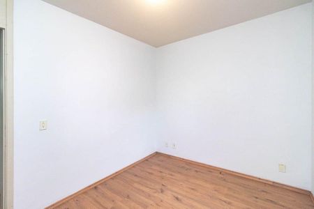 Quarto 2 de apartamento para alugar com 2 quartos, 55m² em Humaitá, Porto Alegre