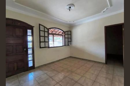 Sala de casa para alugar com 4 quartos, 150m² em Milanez, Contagem