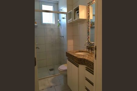 Banheiro de apartamento para alugar com 1 quarto, 43m² em Ponta da Praia, Santos