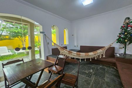 Casa para alugar com 6 quartos, 329m² em Jardim Centenario, Guarujá