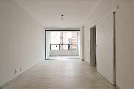 Sala de estar de apartamento para alugar com 2 quartos, 64m² em Santo Antônio, Belo Horizonte