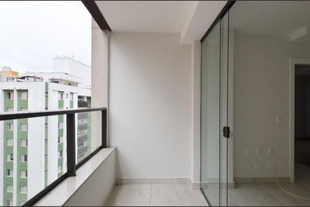 Varanda da sala de apartamento para alugar com 2 quartos, 64m² em Santo Antônio, Belo Horizonte