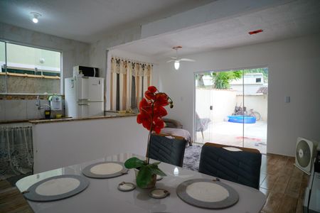 Sala de casa para alugar com 2 quartos, 58m² em Itaipu, Niterói