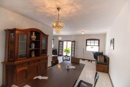 Sala de casa para alugar com 5 quartos, 200m² em Serra Grande, Niterói