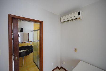 Suite de apartamento para alugar com 3 quartos, 74m² em Carvoeira, Florianópolis