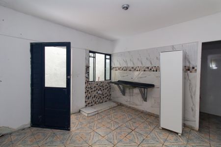 Cozinha de casa para alugar com 2 quartos, 42m² em Jardim Indaia, São Paulo