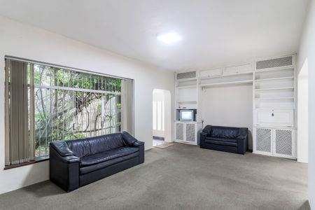 Sala 1 de casa para alugar com 3 quartos, 182m² em Jardim Aeroporto, São Paulo