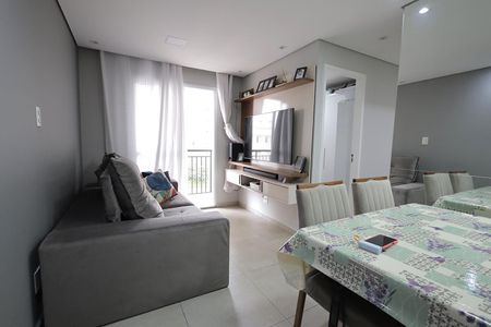 Sala de apartamento à venda com 2 quartos, 46m² em Parque Jaçatuba, Santo André