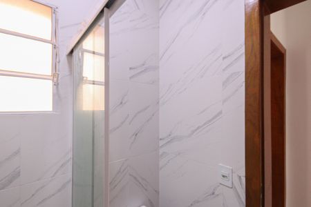 Banheiro de apartamento para alugar com 1 quarto, 25m² em Jardim Japao, São Paulo