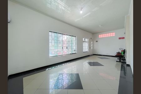 Sala de casa para alugar com 5 quartos, 200m² em Centro, Osasco