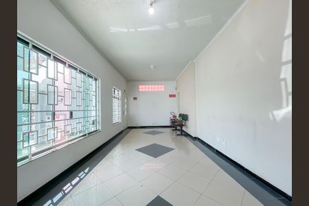 Sala de casa para alugar com 5 quartos, 200m² em Centro, Osasco