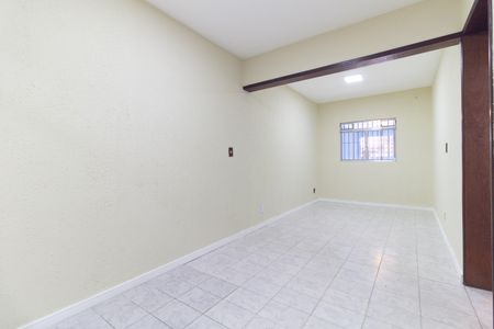 Sala de casa à venda com 4 quartos, 124m² em Parque Bristol, São Paulo