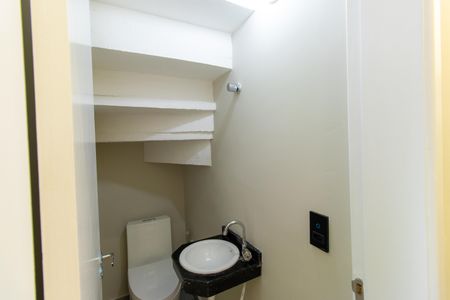 Lavabo de casa de condomínio para alugar com 2 quartos, 59m² em Quinta dos Angicos, Cotia