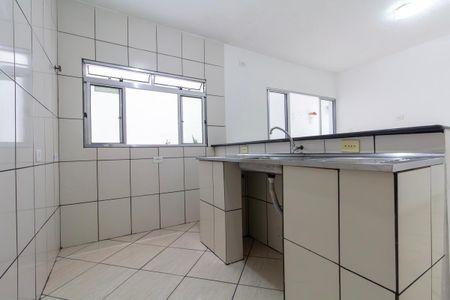 Sala e cozinha de casa para alugar com 2 quartos, 47m² em Jardim Nova Tereza, São Paulo