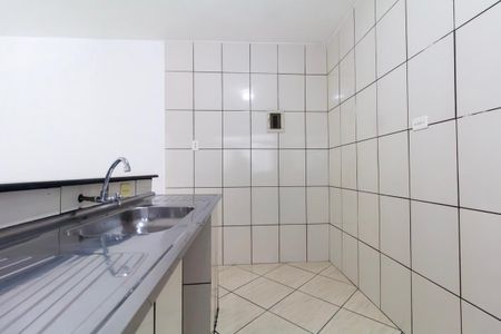 Sala e cozinha de casa para alugar com 2 quartos, 47m² em Jardim Nova Tereza, São Paulo