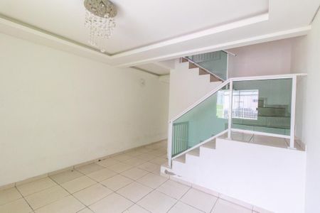 Sala de casa para alugar com 2 quartos, 76m² em Sítio Cercado, Curitiba