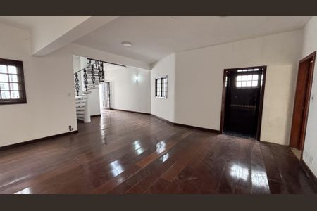 Sala 1 de casa para alugar com 5 quartos, 450m² em Centro, Jacareí