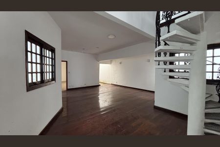 Sala 1 de casa para alugar com 5 quartos, 450m² em Centro, Jacareí