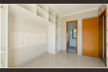 Quarto de casa de condomínio à venda com 3 quartos, 99m² em Vila Brasilio Machado, São Paulo