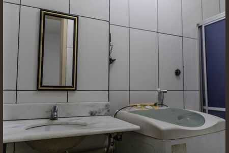 Banheiro de apartamento para alugar com 1 quarto, 45m² em Centro, Belo Horizonte