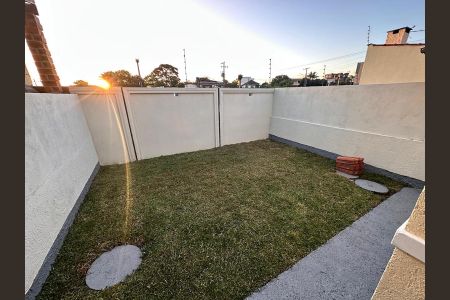 Área externa de casa para alugar com 2 quartos, 70m² em Olaria, Canoas