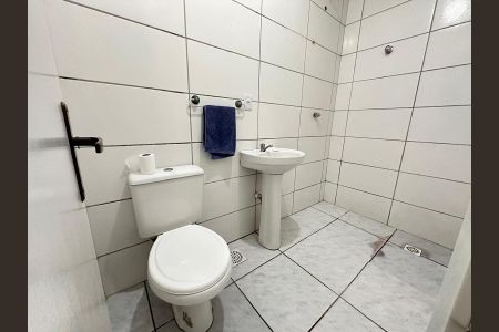 Banheiro de casa para alugar com 2 quartos, 70m² em Olaria, Canoas